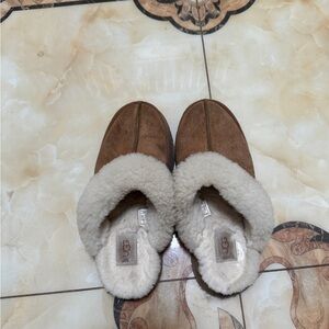 UGG Women's Brown Slippers with Cream Lining